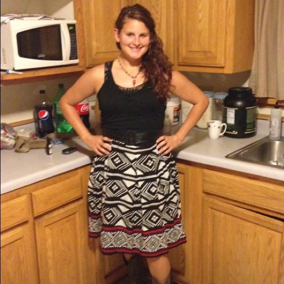 One girl's closet clutter is another's treasure. - Picture 5 of 8